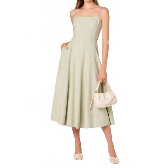 ASTR Dresses & Skirts - NEW ASTR women's trisha square neck midi dress in green